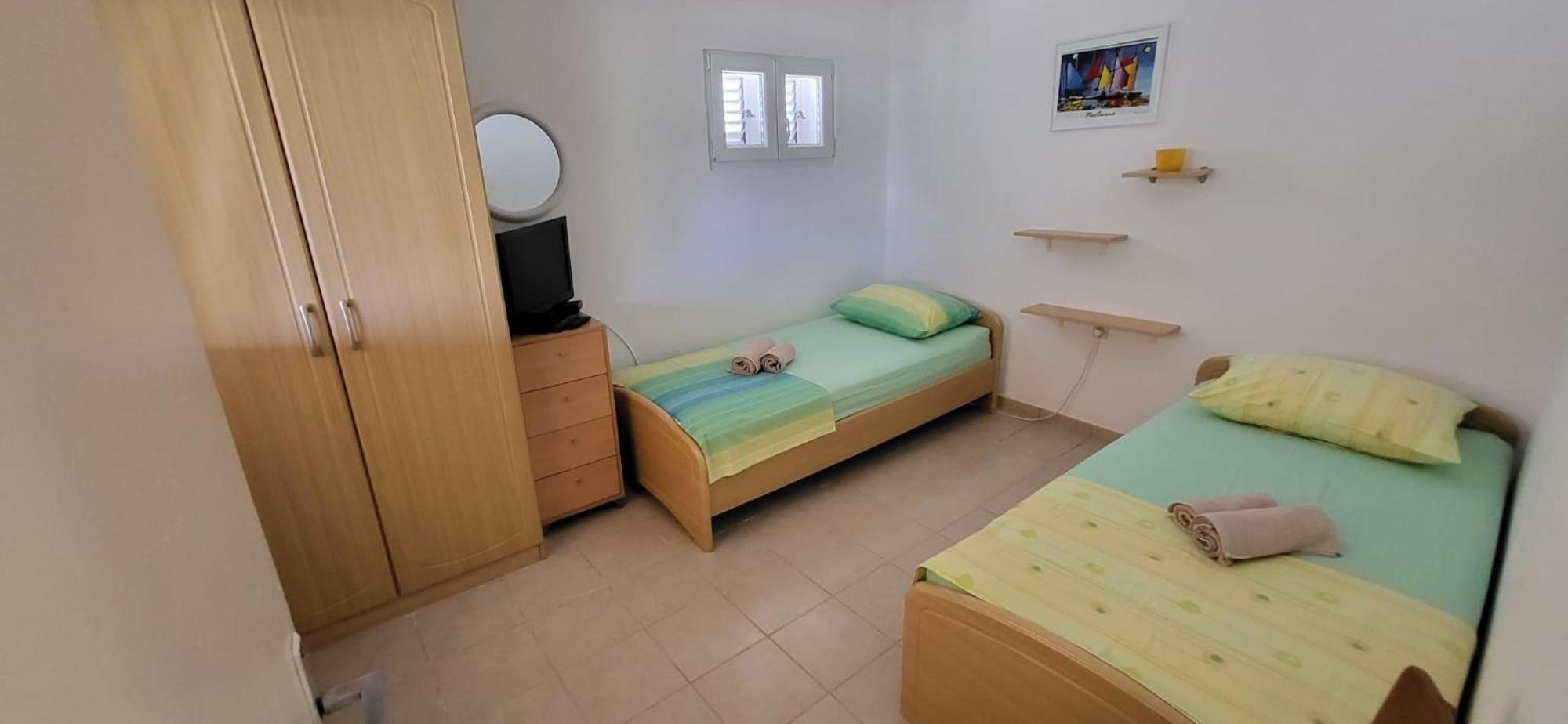 Holiday Home Dora Sutivan Bagian luar foto